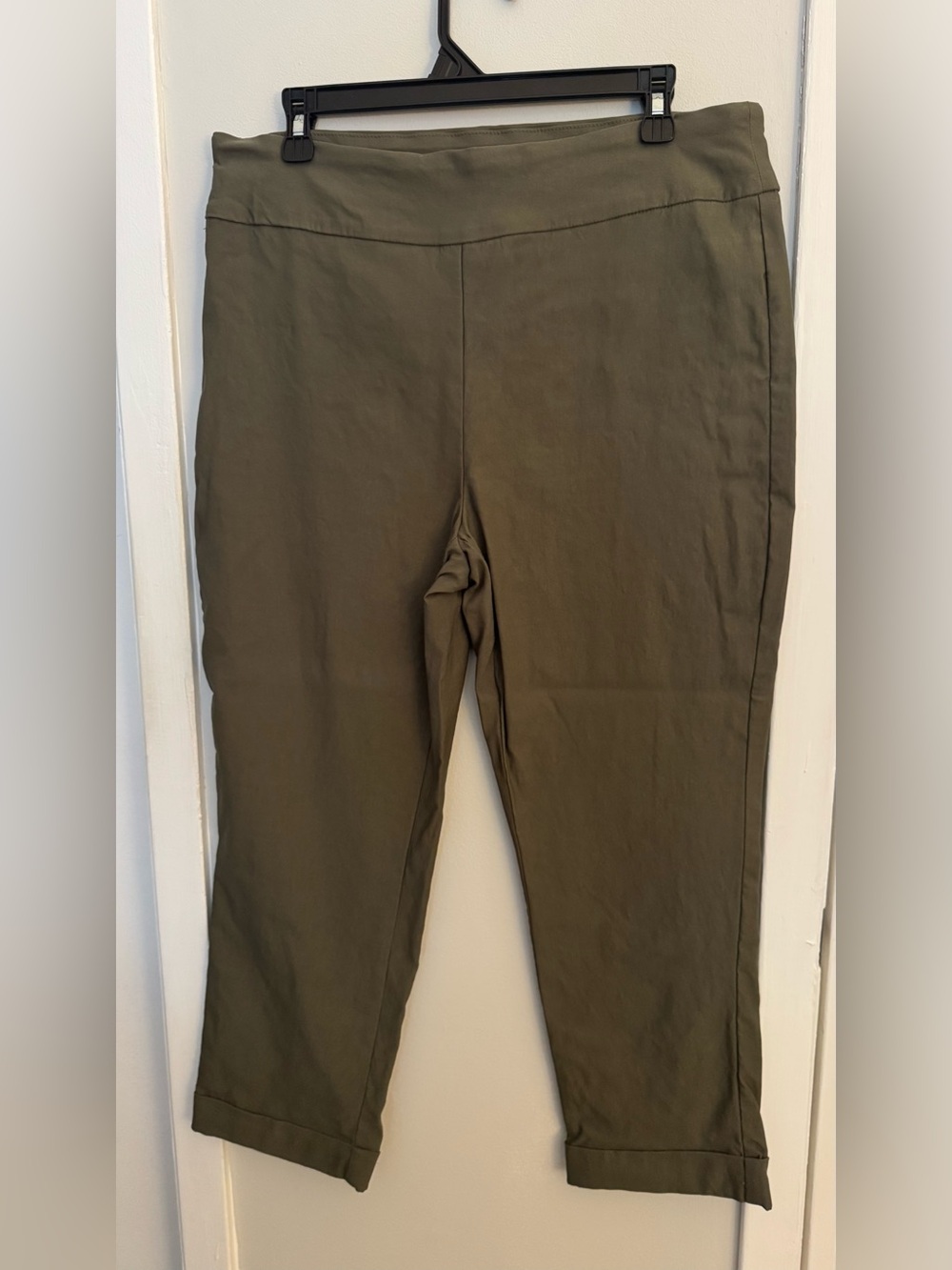 Tribal Olive Green Pull-On Crop Pants Women’s Size 14 Stretch